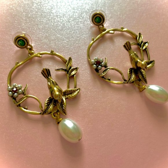 Vintage Birds Golden Earrings - Picture 6 of 7